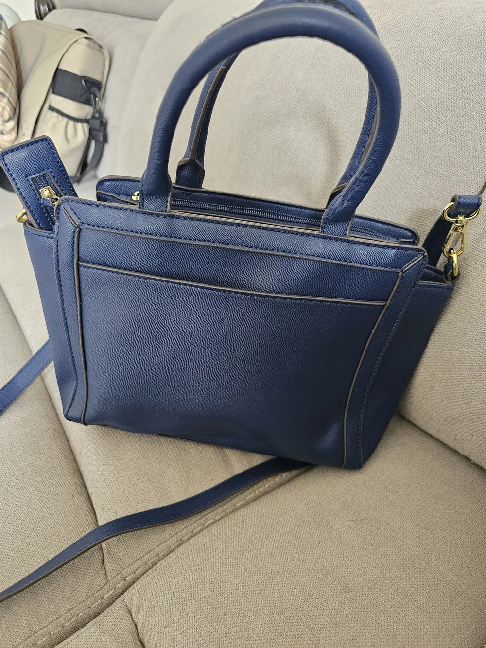 Liz Claiborne Mini Tuxedo Tote Bag in navy blue